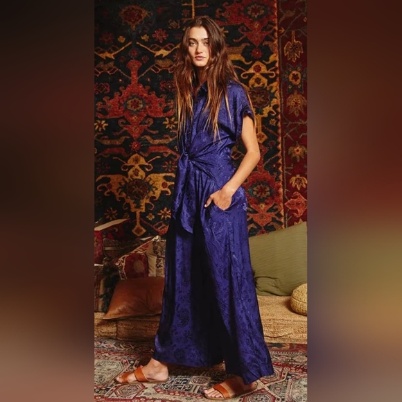 Elegant Blue Jumpsuit - Picture 2 of 6